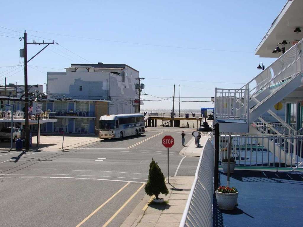 Dawn and Nova Motel | 4300 Ocean Ave, Wildwood, NJ 08260 | Phone: (609) 522-3193