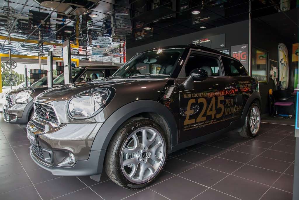 Sytner Chigwell MINI | Langston Rd, Loughton IG10 3UE, UK | Phone: 020 8418 7601