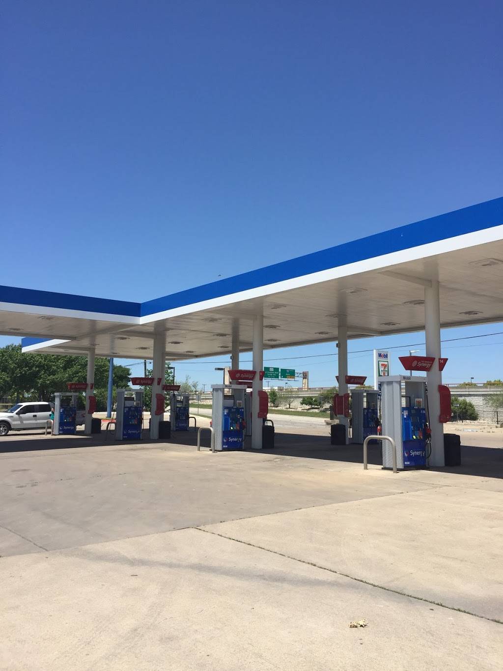 Exxon | 553 Louis Henna Blvd, Round Rock, TX 78664, USA | Phone: (512) 388-6047