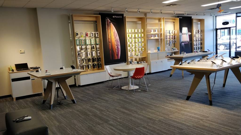 AT&T Store | 5351 N Lincoln Ave, Chicago, IL 60625 | Phone: (872) 203-9476