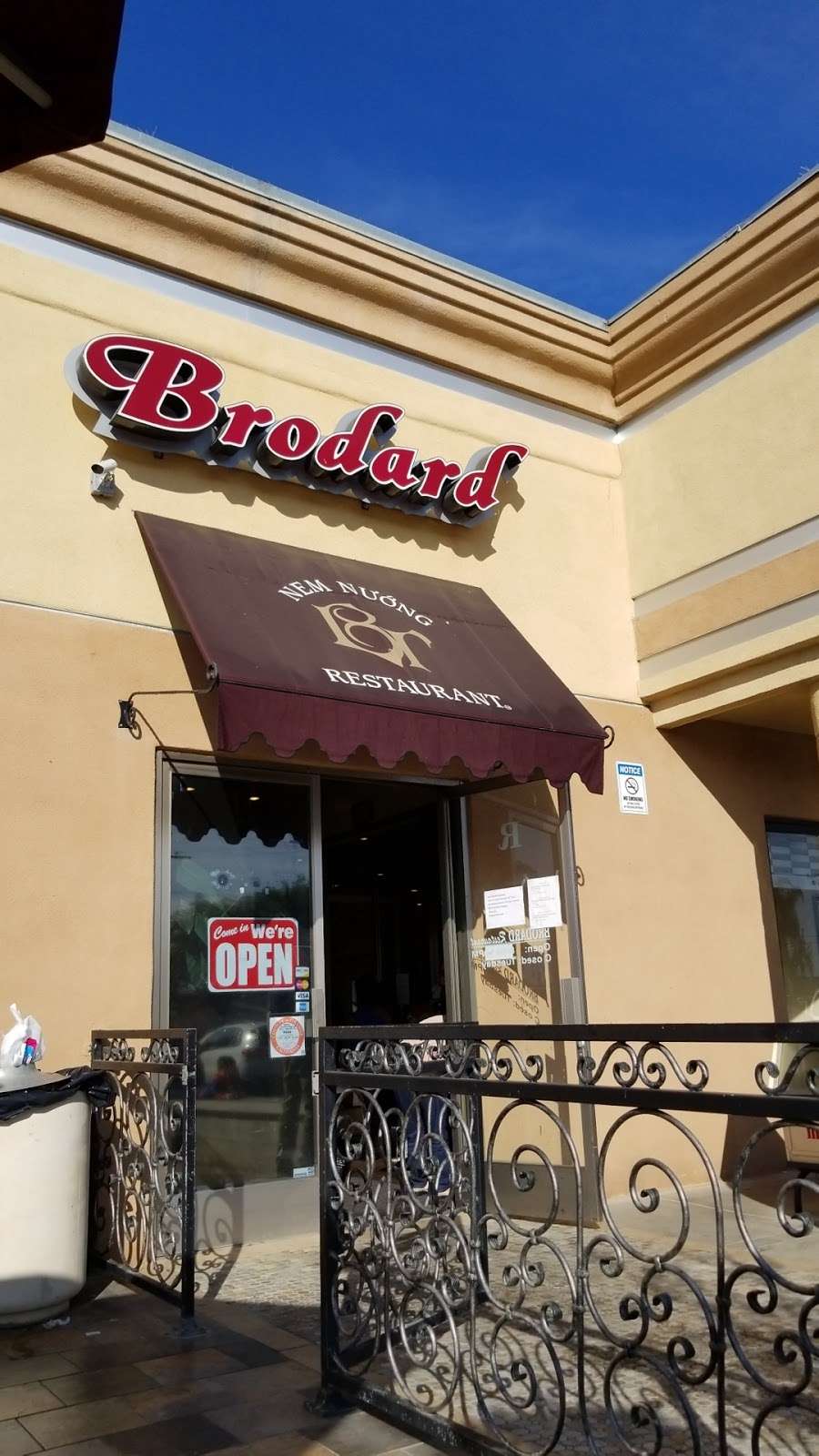 Brodard Restaurant | 16105 Brookhurst St, Fountain Valley, CA 92708, USA | Phone: (657) 247-4401