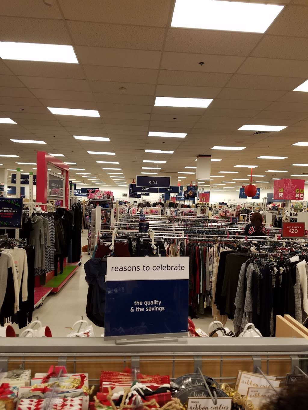 Marshalls | 200 Franklin Village Drive, Franklin, MA 02038, USA | Phone: (508) 520-0338