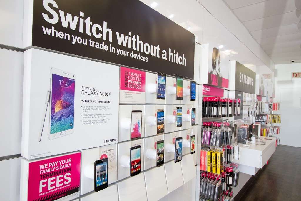 T-Mobile | 6684 Joliet Rd, Countryside, IL 60525 | Phone: (708) 246-1200