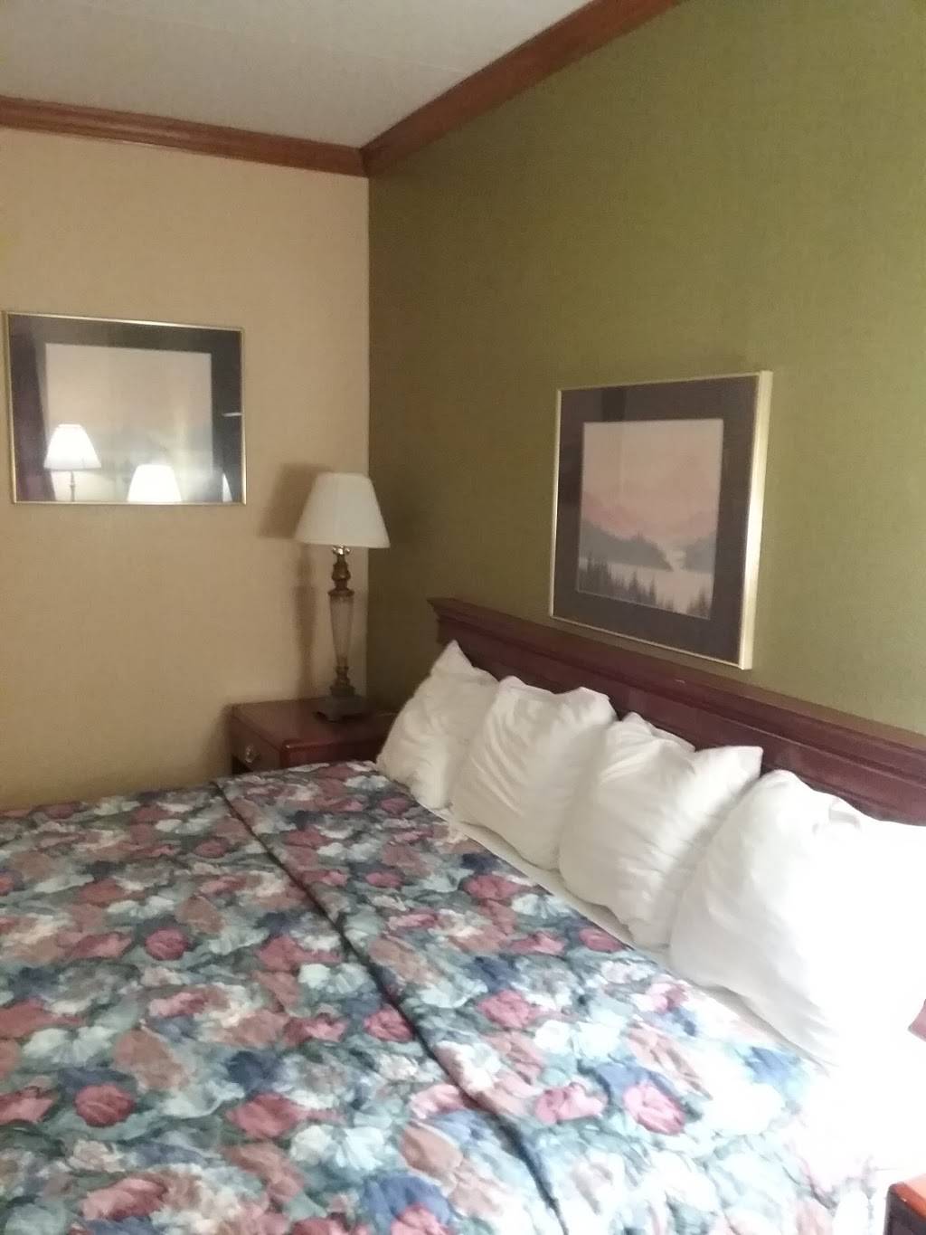 Americas Best Value Inn Maumee Toledo | 150 Dussel Dr, Maumee, OH 43537, USA | Phone: (419) 893-9960