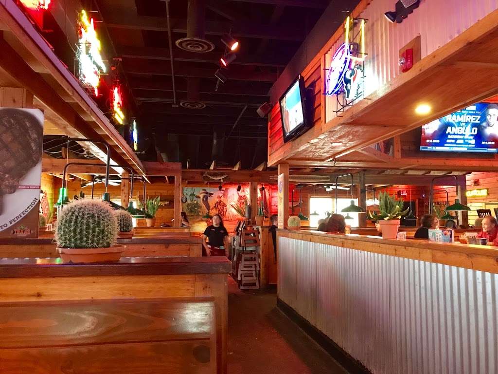 Texas Roadhouse | 18194 Gulf Fwy, Friendswood, TX 77546 | Phone: (281) 461-3800