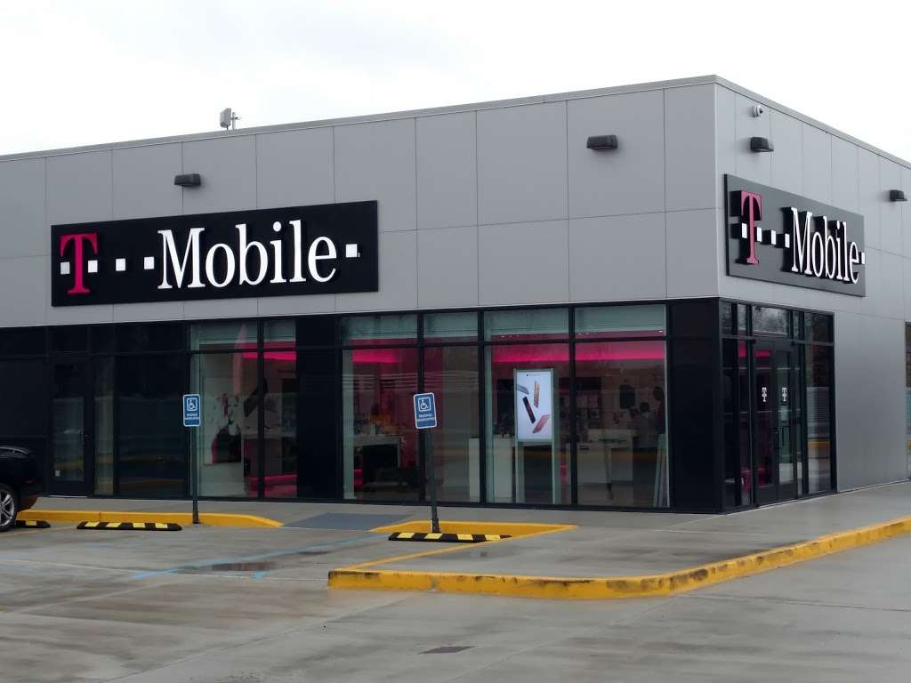 T-Mobile | 815 Hutchinson River Pkwy, The Bronx, NY 10465, USA | Phone: (646) 662-5167