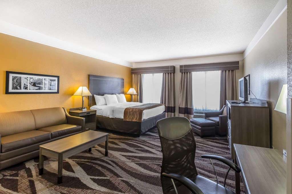 Comfort Inn I-10 EAST Near AT&T Center | 6075, I-10, San Antonio, TX 78219, USA | Phone: (210) 661-4545