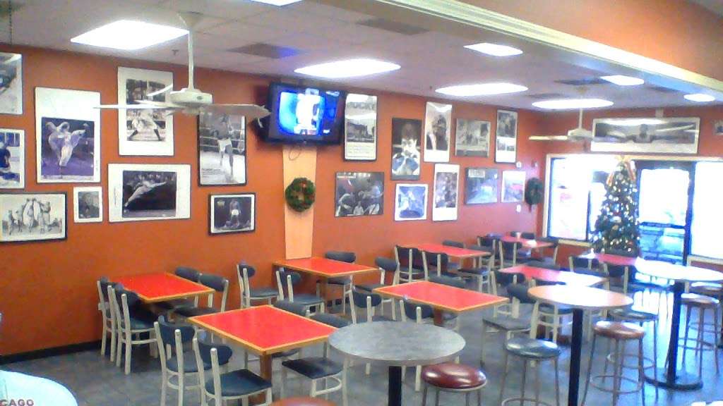 Droopys Gyros | 1275 Sheridan Rd N, Winthrop Harbor, IL 60096, USA | Phone: (847) 872-2200