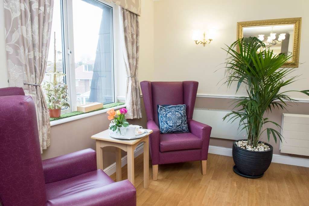 Charlton Park Care Home | 21 Cemetery Ln, Charlton, London SE7 8DZ, UK | Phone: 020 8003 0259