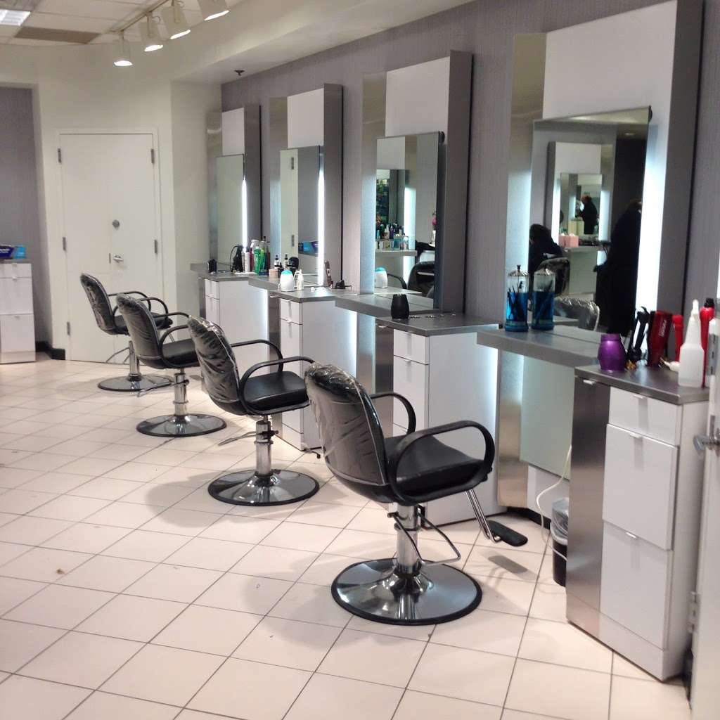 The Salon at Lord + Taylor | 750 White Plains Rd, Scarsdale, NY 10583, USA | Phone: (914) 725-8430