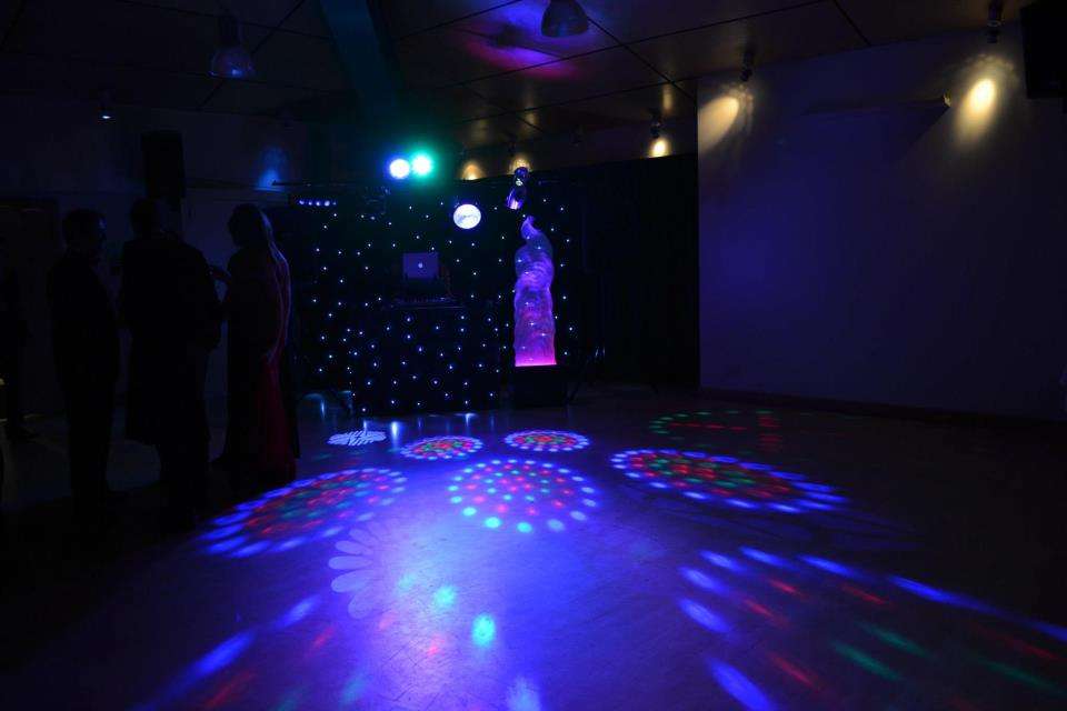 Diamond Disco Services | 24 Knave Wood Rd, Kemsing, Sevenoaks TN15 6RH, UK | Phone: 07740 360497