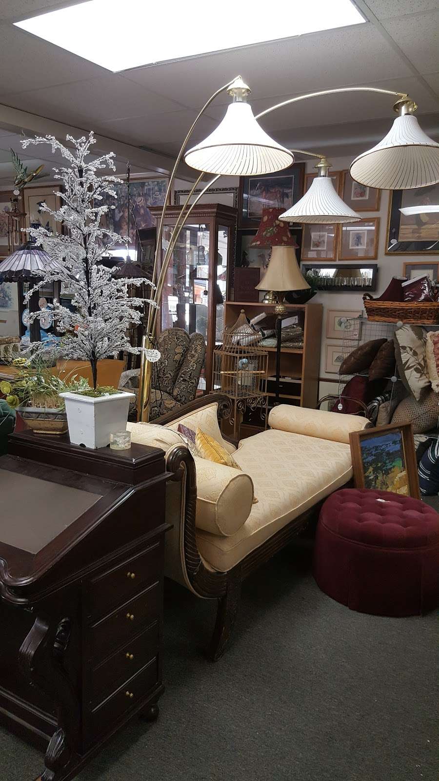 Twice as Nice Consignments | 104 NH-101A, Amherst, NH 03031, USA | Phone: (603) 886-0866