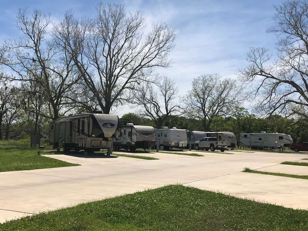 Sleepy Hollow RV Park | 15931 TX-35, Sweeny, TX 77480, USA | Phone: (979) 285-7790