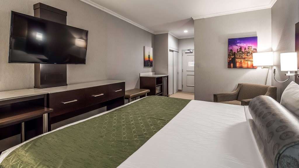 Best Western Premier NYC Gateway Hotel | 2650 Paterson Plank Rd, North Bergen, NJ 07047, USA | Phone: (201) 758-5770