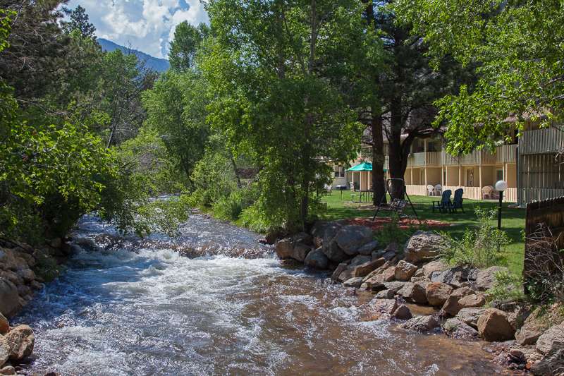 Deer Crest Resort | 1200 Fall River Rd, Estes Park, CO 80517, USA | Phone: (800) 331-2324