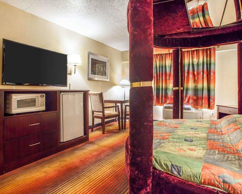 Days Inn by Wyndham Jersey City / NYC Area | 750 Tonnele Ave, Jersey City, NJ 07307, USA | Phone: (201) 420-9040