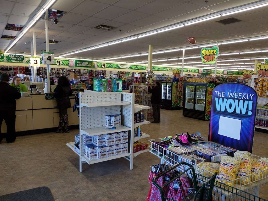 Dollar Tree | 6261 S 27th St, Greenfield, WI 53221, USA | Phone: (414) 501-1198