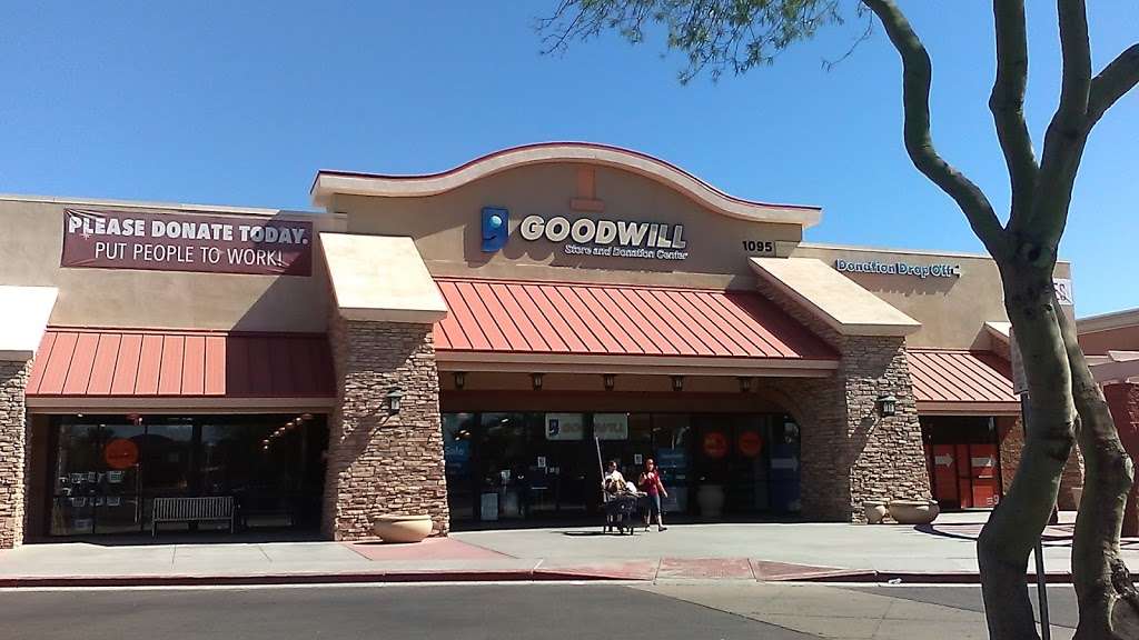Arizona Ave & Pecos Goodwill Retail Store and Donation Center | 1095 S Arizona Ave, Chandler, AZ 85286, USA | Phone: (480) 812-4667