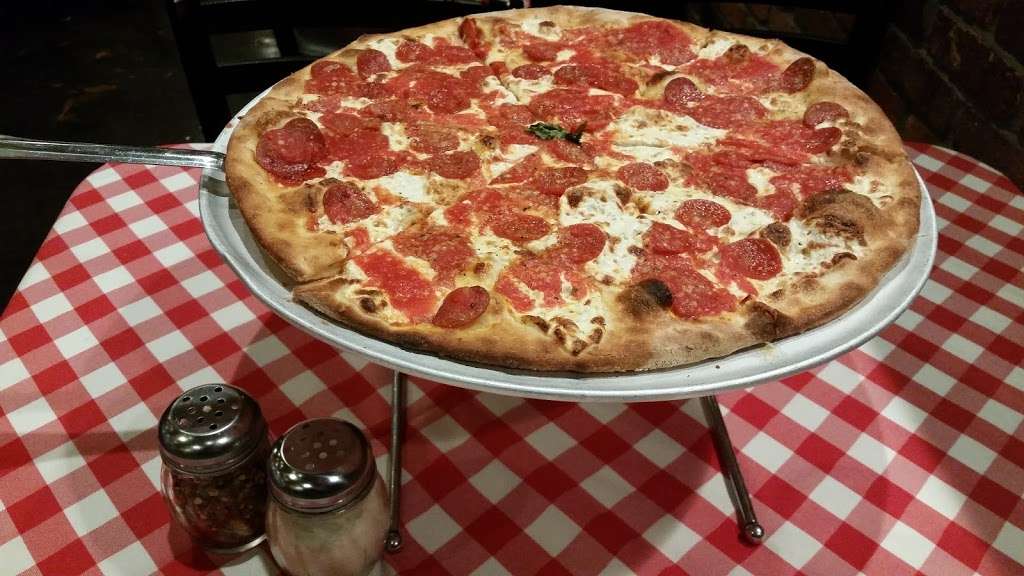 Grimaldis Pizzeria | 7131 W Ray Rd Ste 23, Chandler, AZ 85226, USA | Phone: (480) 785-1600