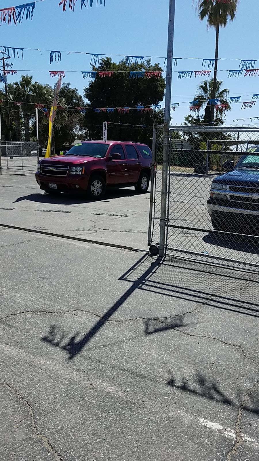 M P Auto Sales | 3101 Taft Hwy, Bakersfield, CA 93313, USA | Phone: (661) 836-8123