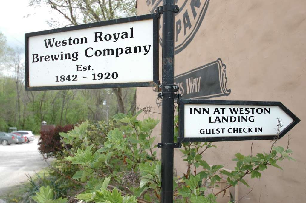 The Inn at Weston Landing | 526 Welt St, Weston, MO 64098, USA | Phone: (816) 718-3714