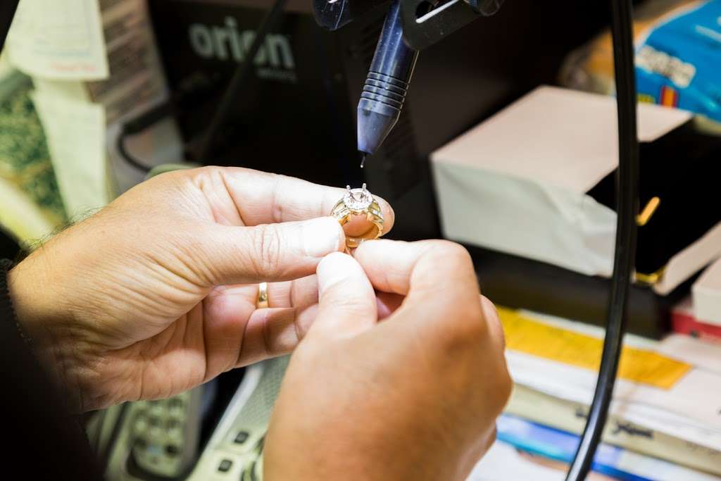 Behr Jewelry | 20 Veterans Memorial Hwy, Commack, NY 11725, USA | Phone: (631) 499-5900