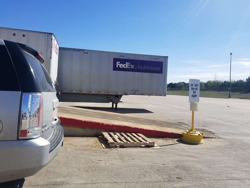 FedEx Freight | 7012 FM3009, Schertz, TX 78154, USA | Phone: (800) 826-3875