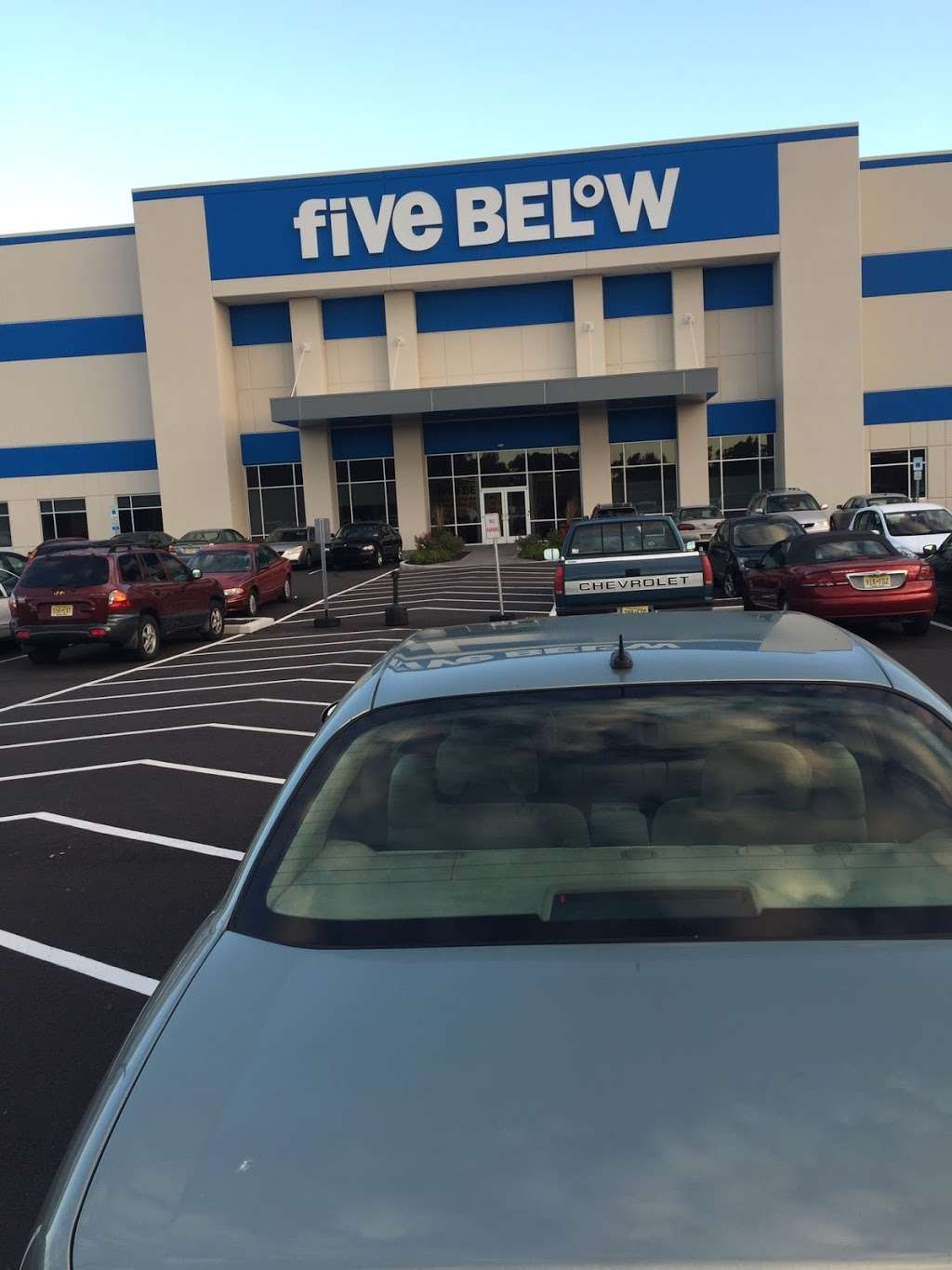 Five Below Distribution Center | 5 Gateway Blvd, Pedricktown, NJ 08067, USA | Phone: (856) 376-5300