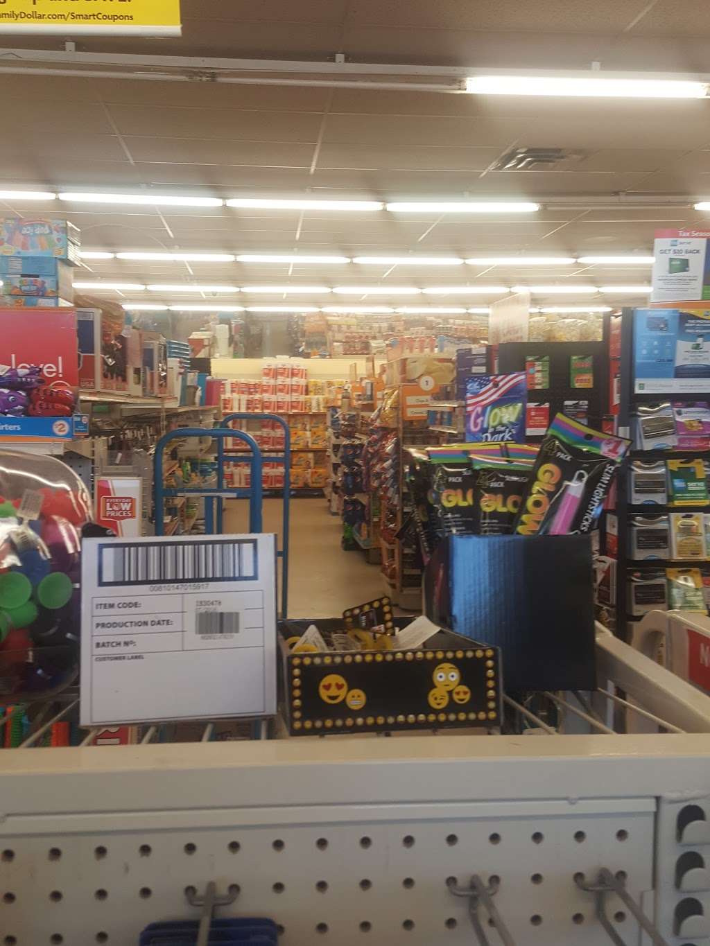 Family Dollar | 5102 E 16th St, Indianapolis, IN 46218, USA | Phone: (317) 357-7860