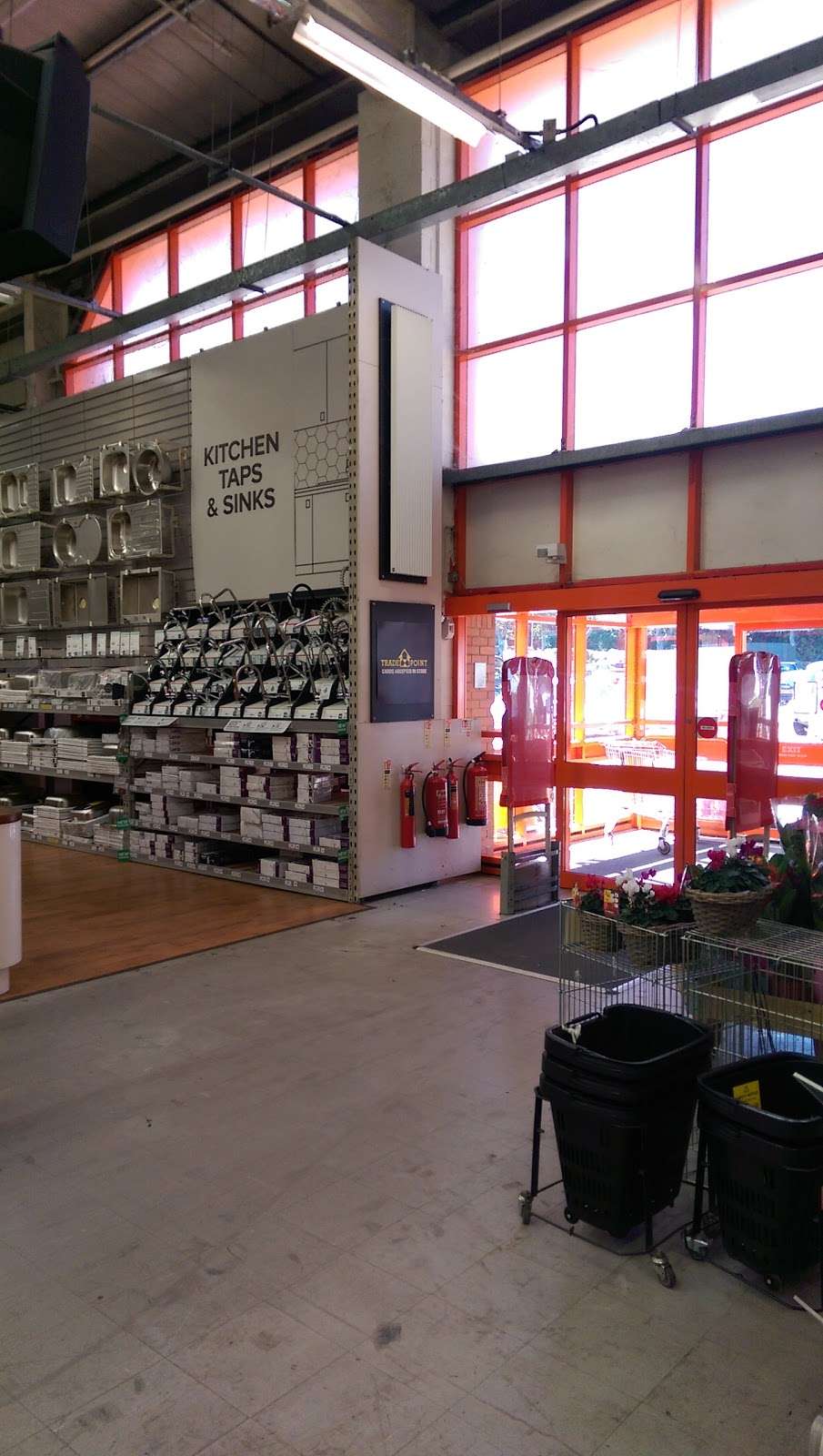 B&Q Harlow | 6 The Oaks Retail Park, Howard Way, Harlow CM20 2AB, UK | Phone: 01279 626634