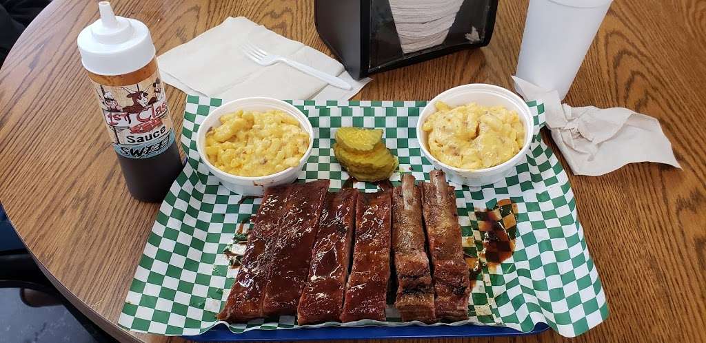 First Class BBQ | 745 US-290 BUS, Hempstead, TX 77445, USA | Phone: (979) 826-2271