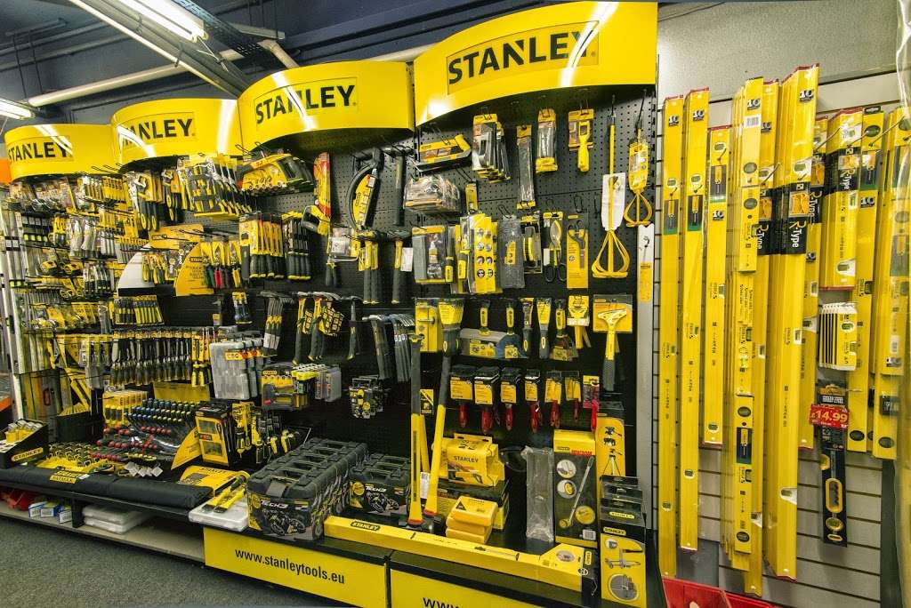 Fixings & Power Tool Center | 14 Bonehurst Rd, Salfords, Redhill RH1 5EQ, UK | Phone: 01293 820088