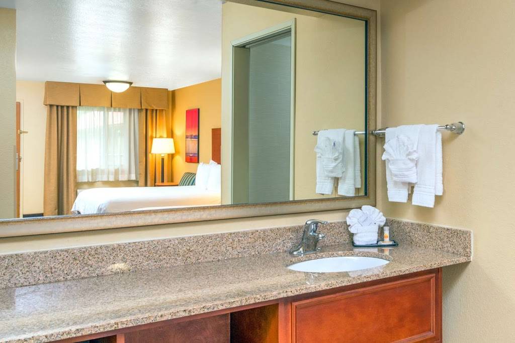 Days Inn & Suites by Wyndham Scottsdale North | 7330 N Pima Rd, Scottsdale, AZ 85258 | Phone: (480) 948-3800