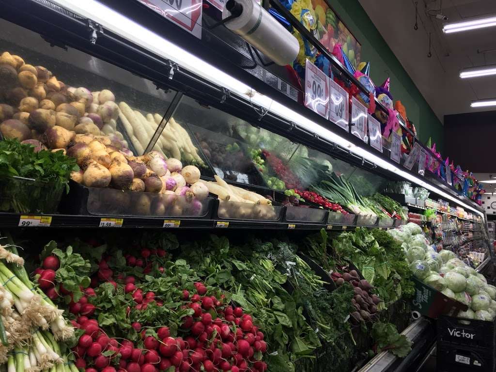 Superior Grocers | 3831 Martin Luther King Jr Blvd, Lynwood, CA 90262, USA | Phone: (310) 637-9415