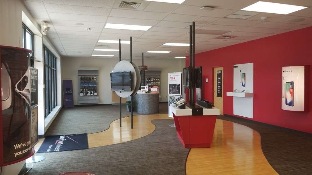 Verizon Authorized Retailer, TCC | Bristol Place, 1230 Newport Ave, Attleboro, MA 02703, USA | Phone: (508) 761-5015