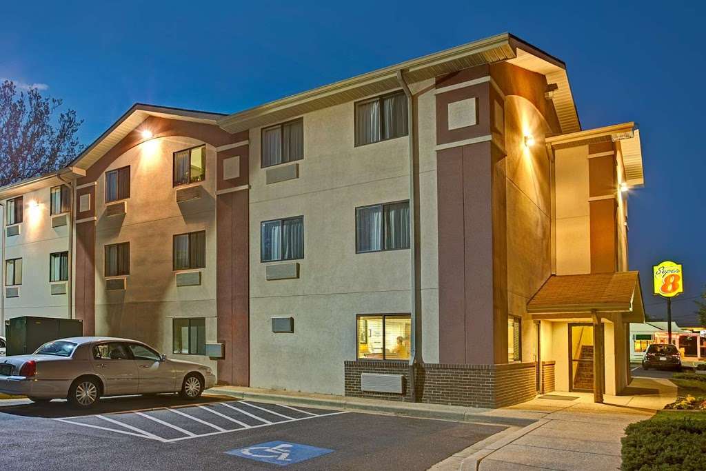 Super 8 by Wyndham College Park Wash DC Area | 9150 Baltimore Ave, College Park, MD 20740, USA | Phone: (301) 683-7556