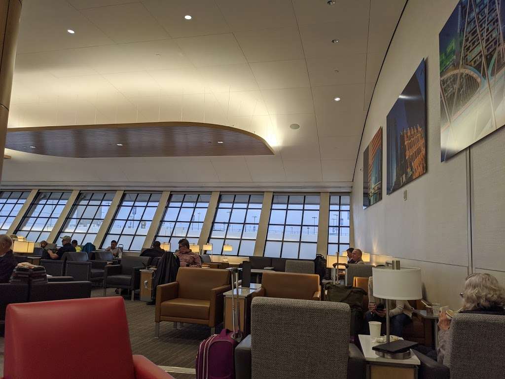 Admirals Club, Terminal A | 2040 International Pkwy, Irving, TX 75063, USA | Phone: (800) 433-7300