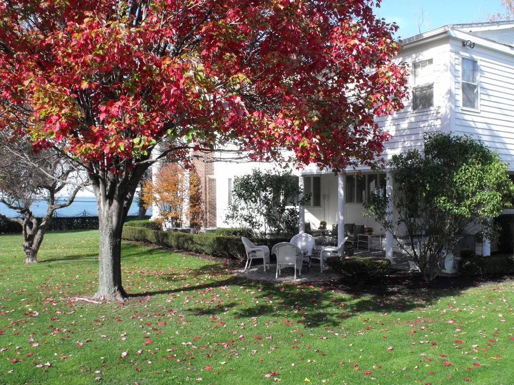 Lakecrest Estate Bed & Breakfast | 4261 Lake Shore Rd, Hamburg, NY 14075, USA | Phone: (716) 807-9646