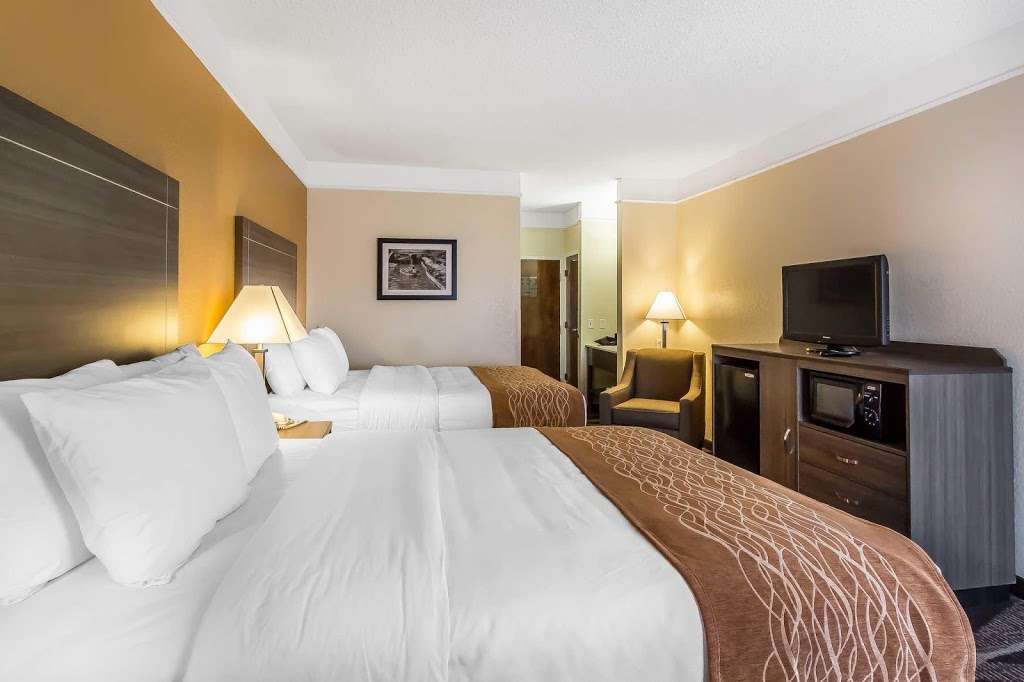 Comfort Inn I-10 EAST Near AT&T Center | 6075, I-10, San Antonio, TX 78219, USA | Phone: (210) 661-4545