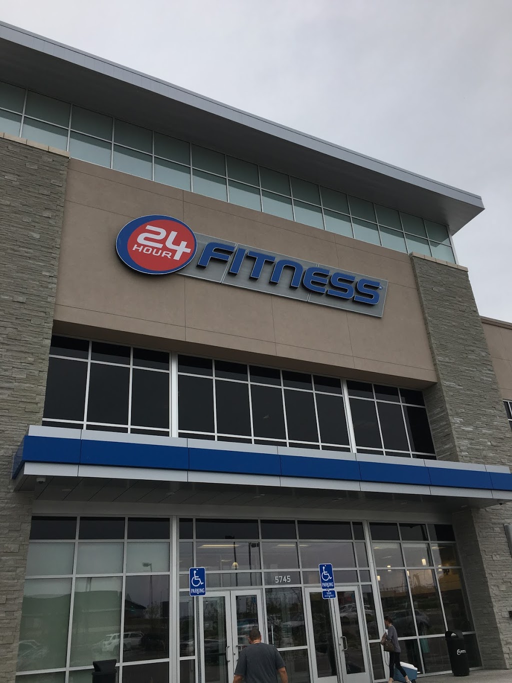 24 Hour Fitness | 5745 New Abbey Ln, Castle Rock, CO 80108, USA | Phone: (303) 209-8636