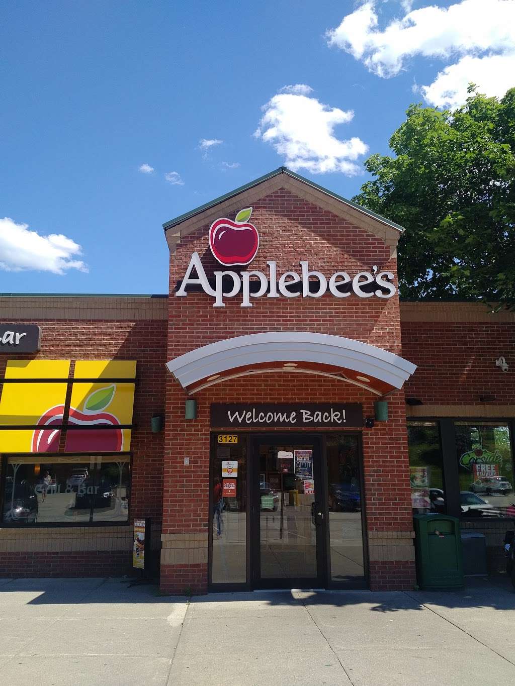 Applebees Grill + Bar | 3127 E Main St, Mohegan Lake, NY 10547 | Phone: (914) 526-9000