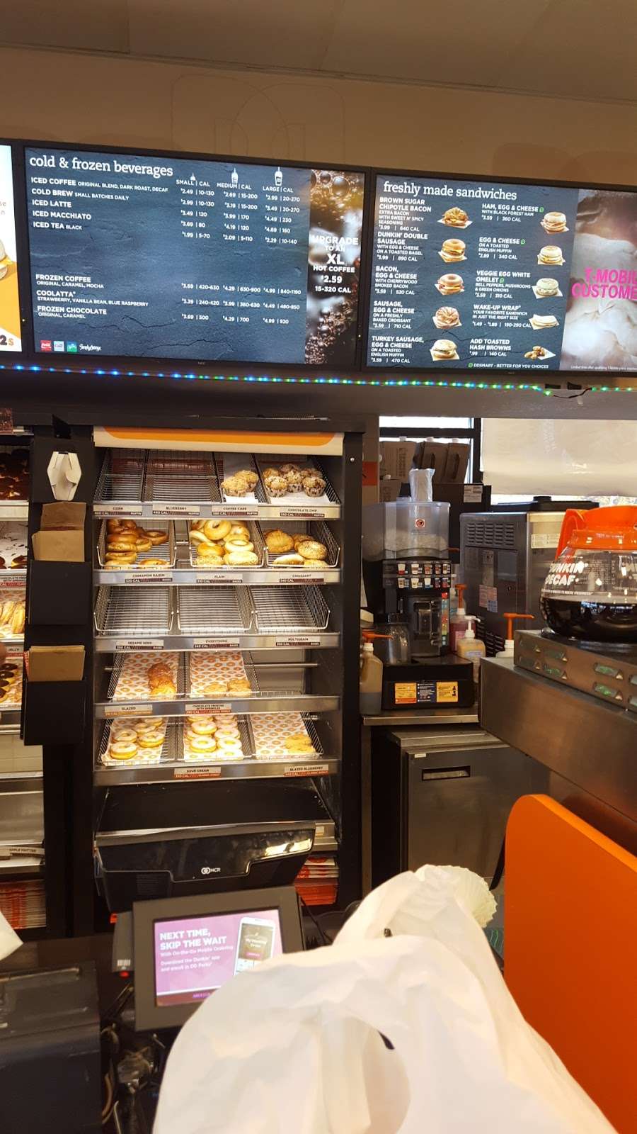 Dunkin Donuts | 260 US-130, Bordentown, NJ 08505, USA | Phone: (609) 379-6309