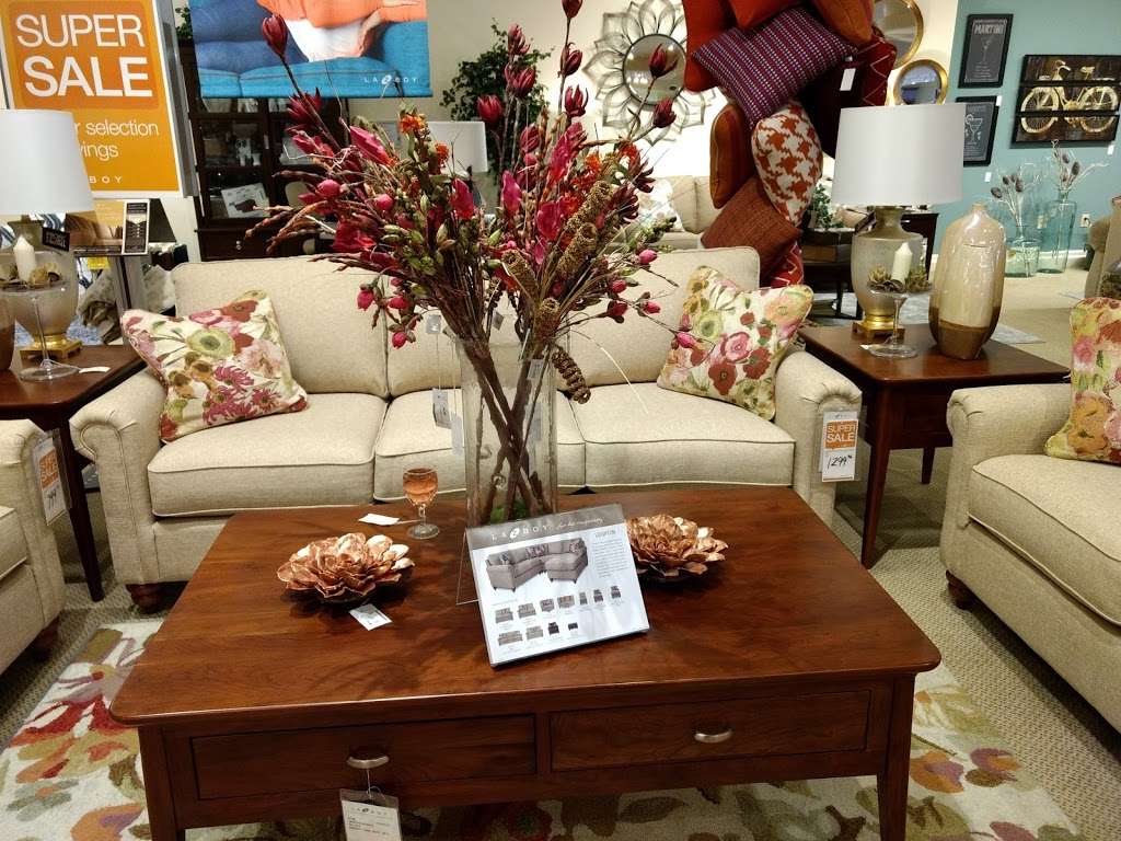 La-Z-Boy Furniture Galleries | 2875 Santa Rosa Ave, Santa Rosa, CA 95407, USA | Phone: (707) 525-0569