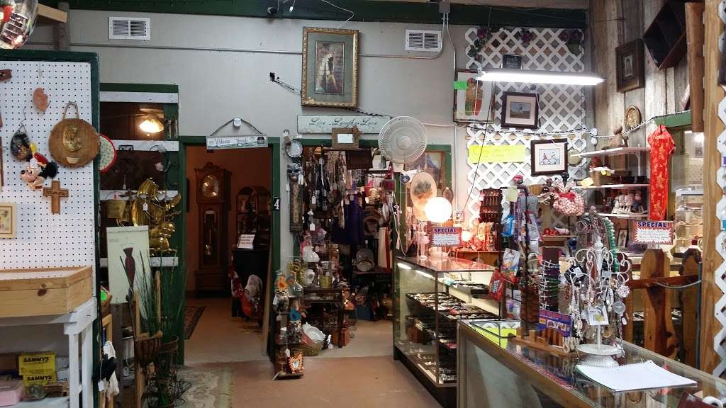 Miss Ellies Antiques, Collectibles and More | 22211 Hwy 6, Manvel, TX 77578, USA | Phone: (281) 585-4494