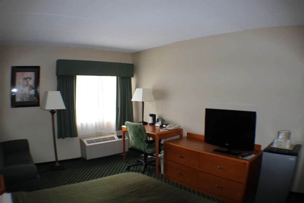 All Seasons Inn & Suites | 355 Washington Hwy, Smithfield, RI 02917, USA | Phone: (401) 232-2400