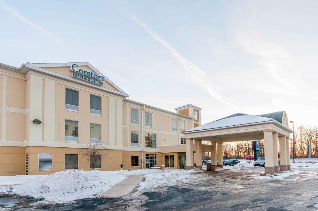 Comfort Inn & Suites | 3189 PA-940, Mt Pocono, PA 18344, USA | Phone: (520) 257-3114