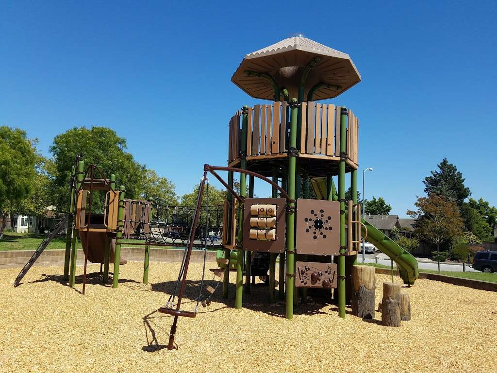 Arroyo Park | 1827 Village E Dr, Petaluma, CA 94954, USA | Phone: (707) 778-4380