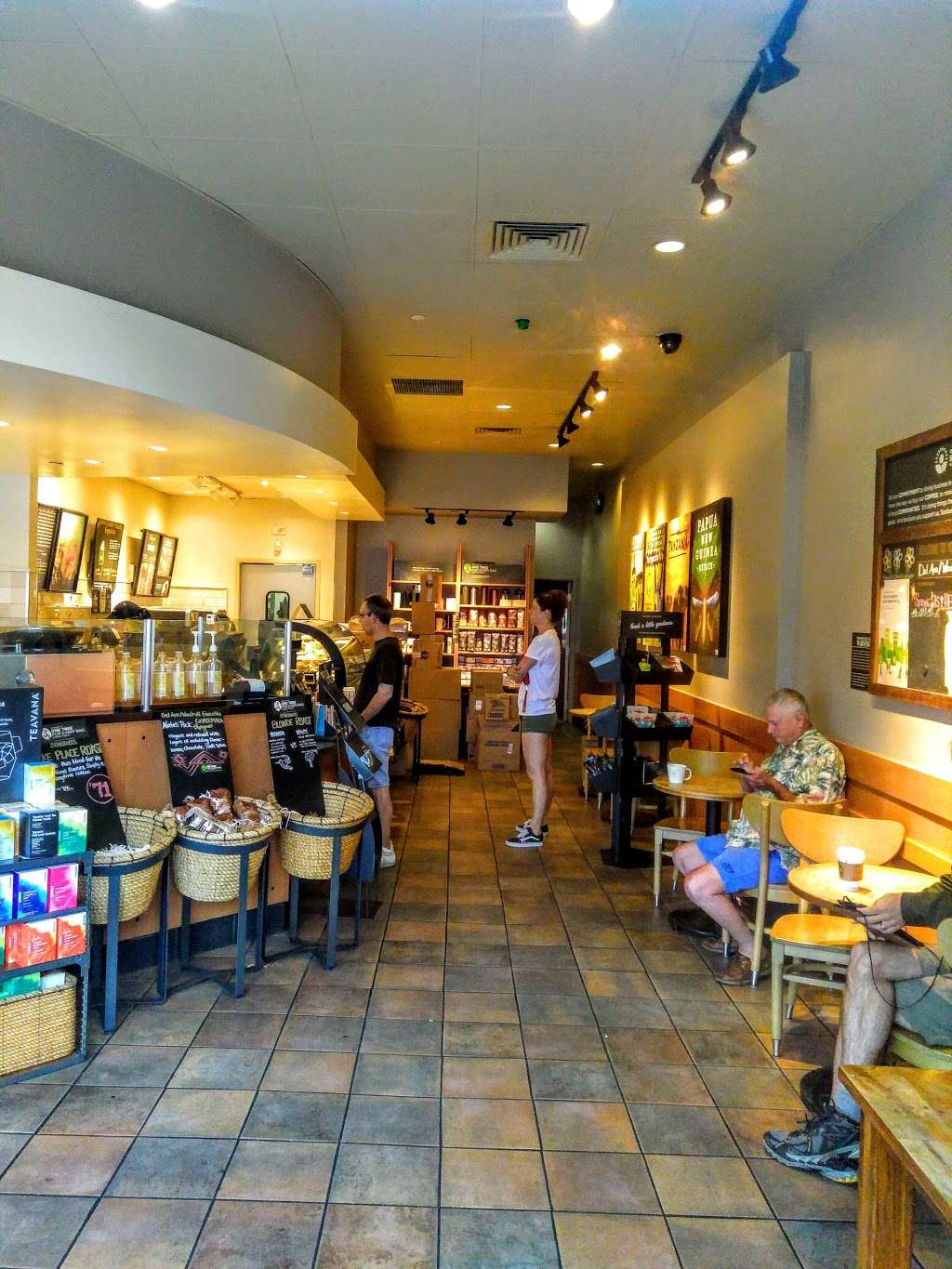 Starbucks | 5906 Del Amo Blvd A, Lakewood, CA 90713, USA | Phone: (562) 377-0187