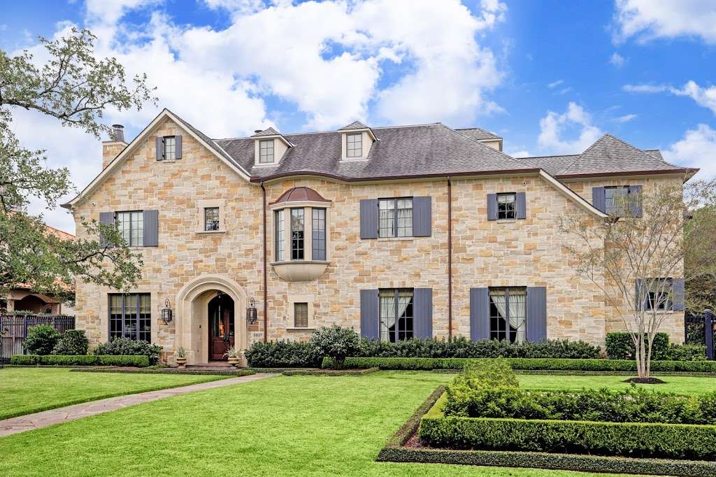 Sally Henry Kmiecik Realtor | 12506 Memorial Dr, Houston, TX 77024, USA | Phone: (713) 858-2535