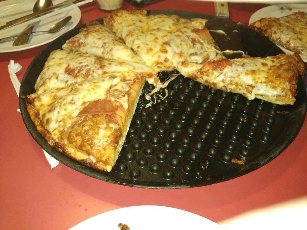 Chicagos Pizza Of Ellettsville/Bloomington | 5621 w, State Rd 46, Bloomington, IN 47404, USA | Phone: (812) 876-6816